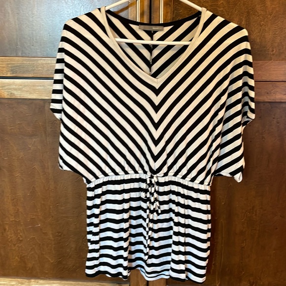 Smart Set black and cream tunic T. - Picture 1 of 7